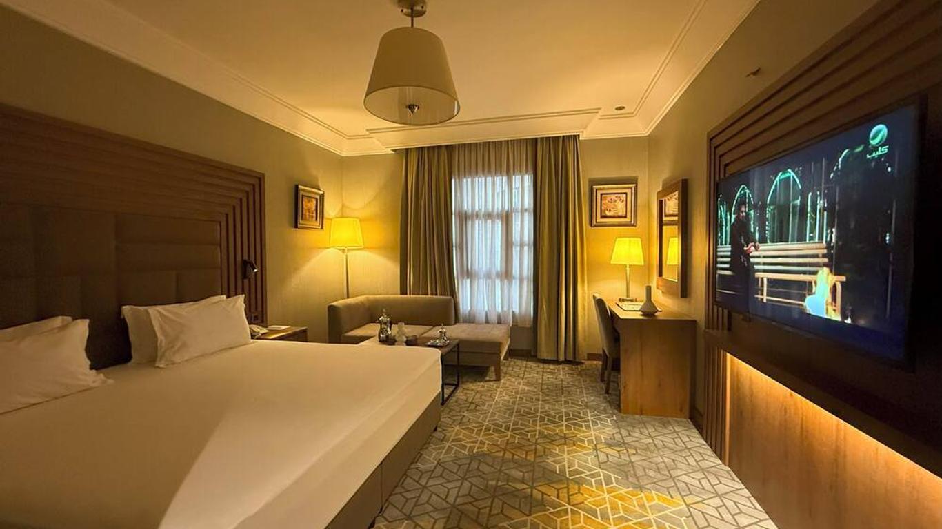Crown Town Hotel