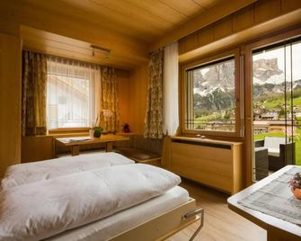 Pensione Haus Erica - Colfosco