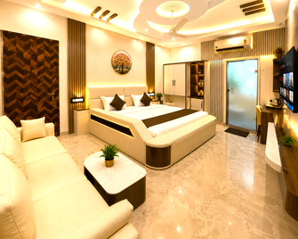 Premium Hotel Exo-Near Temple And Ghat - Varanasi - Bedroom