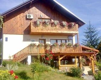 Apartments Kristic - Rakovica - Edificio