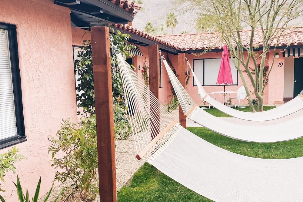 Les Cactus C$ 157 (C$ 454). Palm Springs Hotel Deals & Reviews - KAYAK