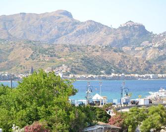 Hotel Porto Azzurro - Giardini Naxos