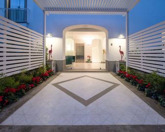 SorrentoVibes - Luxury Apartment with Garden and Pool - Sant'Agnello - Outdoors view