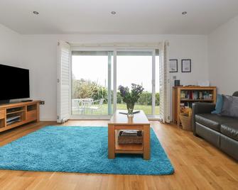Rock Pool - Torpoint - Living room