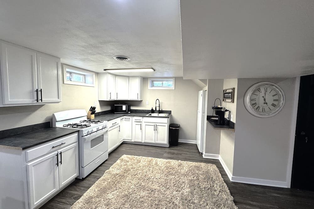 Suites #2 - Pekin - Kitchen