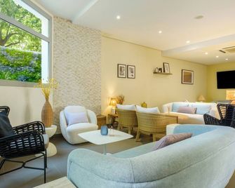 B&B HOTEL Antibes Juan-les-Pins - Antibes - Lounge