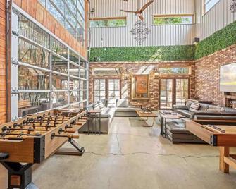 9BR Bamboo Loft Near Downtown 21 bed 26 capacity - سان دييغو - ردهة