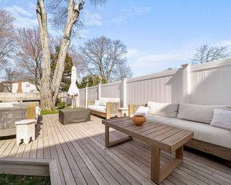 Fairfield Beach Modern Colonial - Fairfield