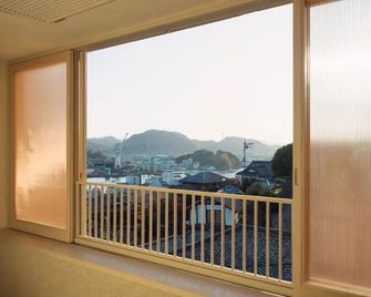 LOG - Onomichi - Балкон