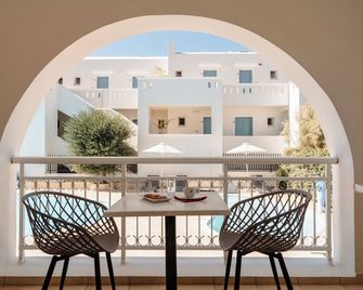 Mitos Suites - Agios Prokopios - Balcón