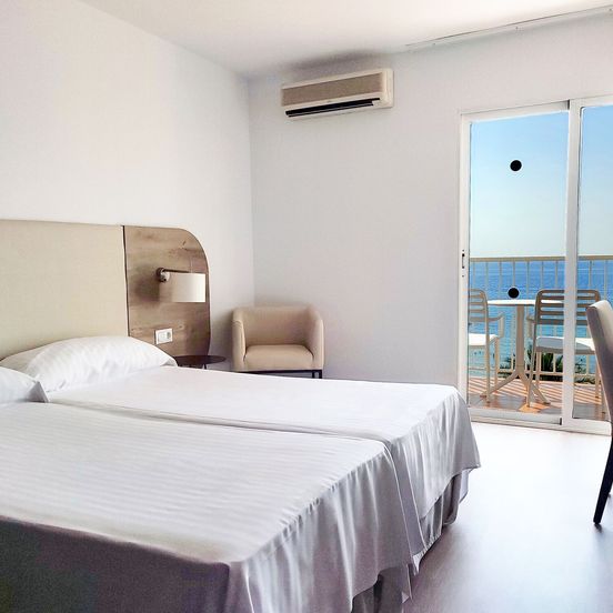 Port Mar Blau (Adults only) image 1