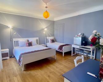 Reims Sherpa Guest House - Reims - Chambre