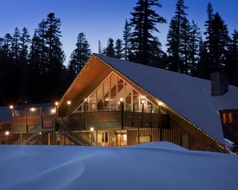Mammoth Mountain Inn - Mammoth Lakes - Building