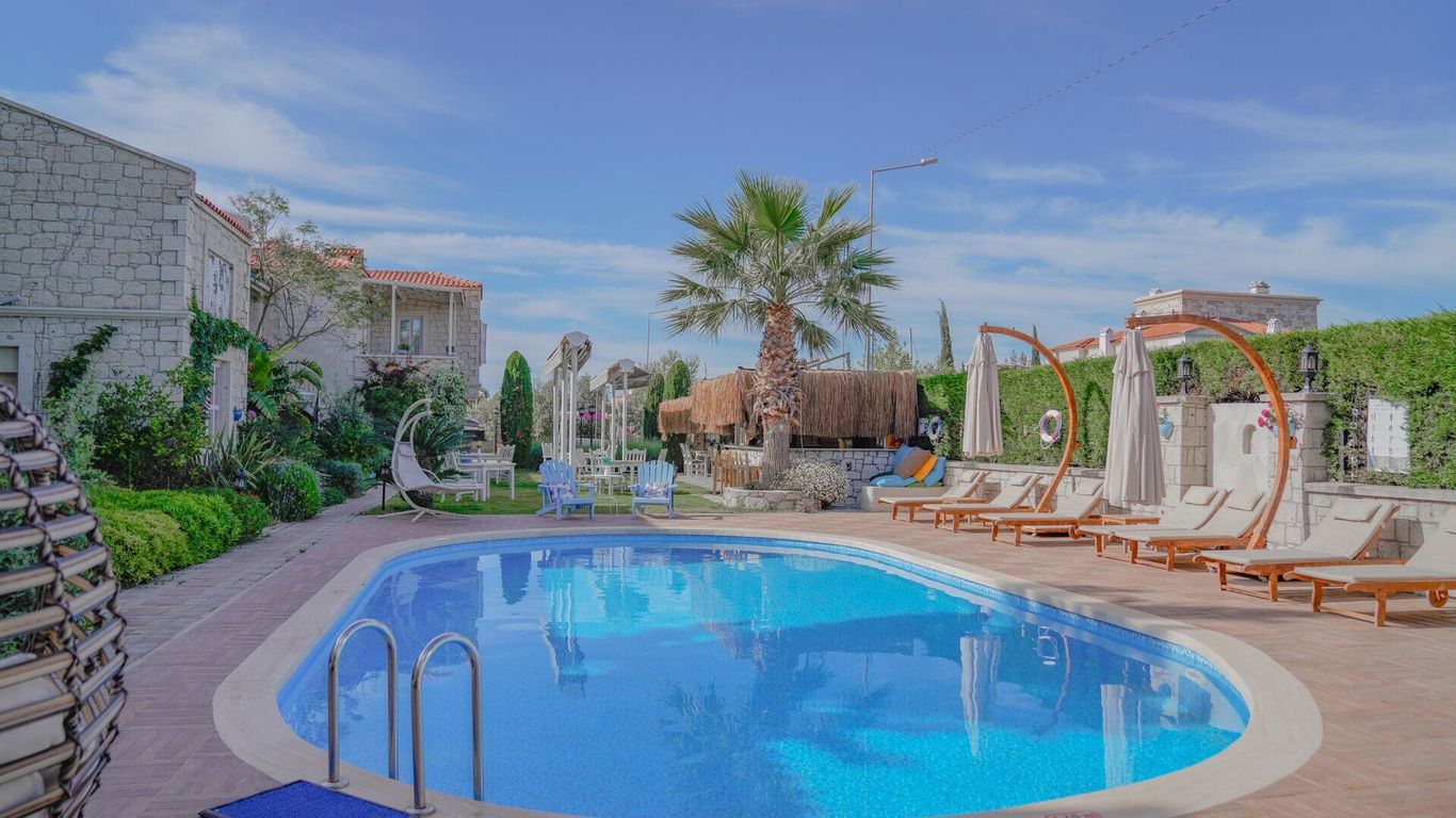 Alacati Marina Palace