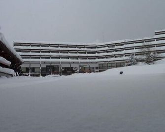 Comfortable studio for 4 people in the heart of the resort, ski-in ski-out - Bourg-Saint-Maurice - Gebäude