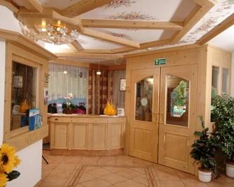 Albergo Fiordaliso - Canazei - Front desk