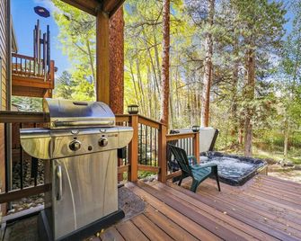 The Royal Escape: Frisco Townhome With Private Hot Tub, Near Main Street - Frisco - Balcony