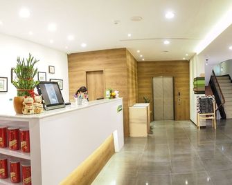 Energy Inn - Taipei - Receptionist
