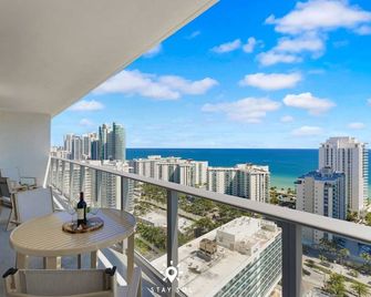 Elegance By The Ocean - 2bd Hyde House Gem With Luxury Resort Amenities - Hollywood - Balcón
