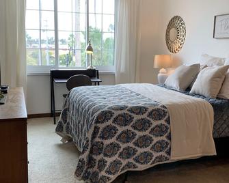 Historic Kmi Building - Condo, Park & Street View - Venice - Bedroom