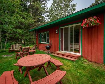 Croftville Road Cottages #3. On the Shore of Lake Superior. Cozy and Romantic. - Grand Marais - Innenhof