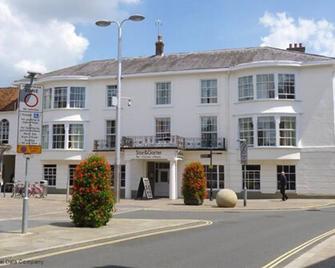 The Star and Garter Hotel - Andover - Building