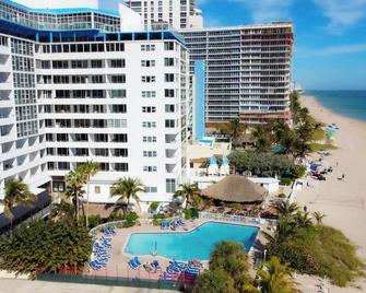 Lovely Partial Oceanview Condo at Ocean Manor Resort - Fort Lauderdale