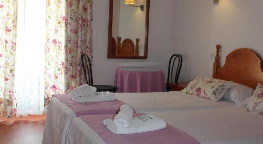 Hostal Villa Verde-Adults Only