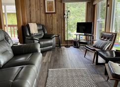 Cozy Cottage on Long Lake in Beautiful Northern Aroostook County, Maine - Saint Agatha - Soggiorno