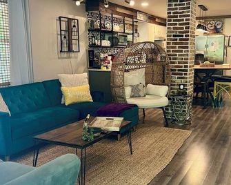 Doves Nest Guest Housebr Tranquil & Relaxing - Sainte Genevieve - Lounge