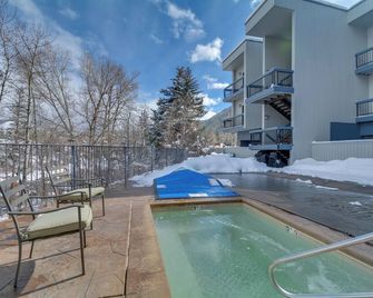 Private Ski Retreat in Avon Eagle River Views! - Avon - Piscina