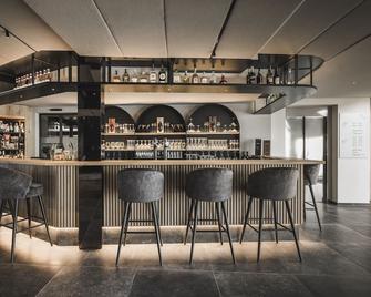 Somvita Suites - טירולו - בר