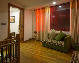 Hill Pride City Hotel - Nuwara Eliya - Living room
