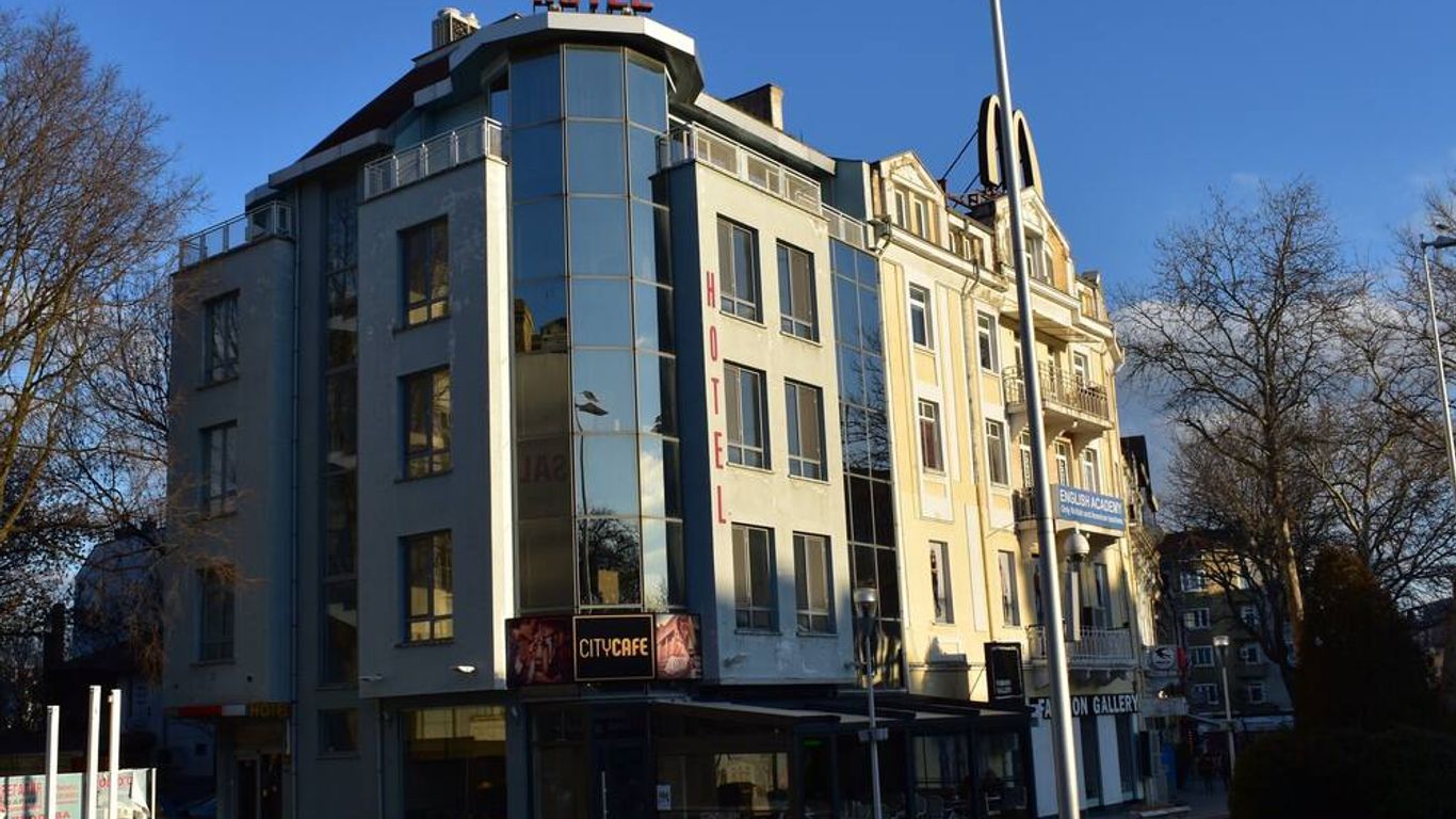 Family Hotel Opera - former City Mark hotel