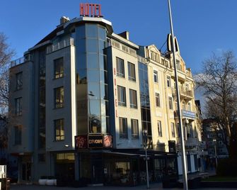 Family Hotel Opera - former City Mark hotel - Varna - Edificio