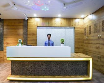 Hotel Aagman - Sankeshvar - Front desk