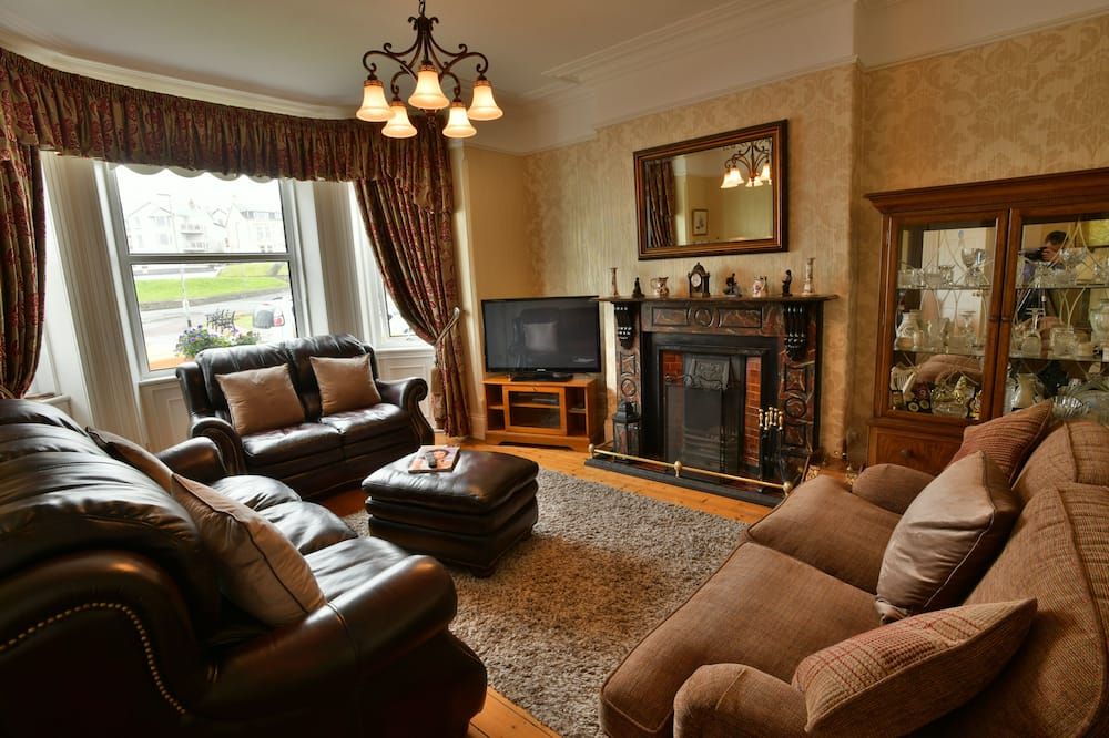 كال إرج هاوس آند كيتشين