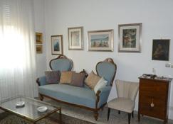 light apartment Central beach - Pesaro - Living room