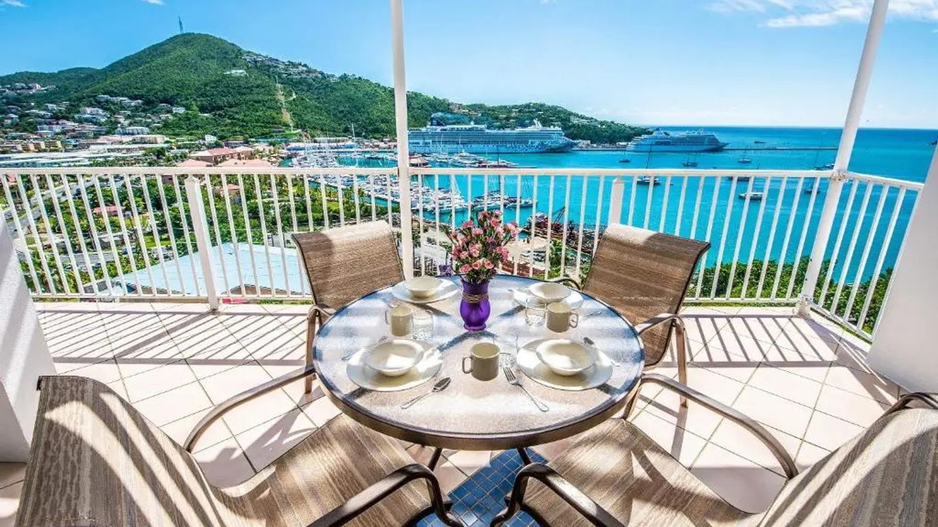 Hilltop Villas at Bluebeards