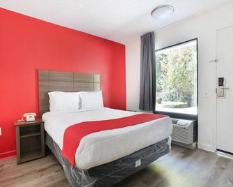 OYO Hotel Decatur I-285 The Perimeter - Decatur - Schlafzimmer