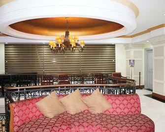 Tiara Oriental Hotel Makati powered by Cocotel - מנילה - טרקלין