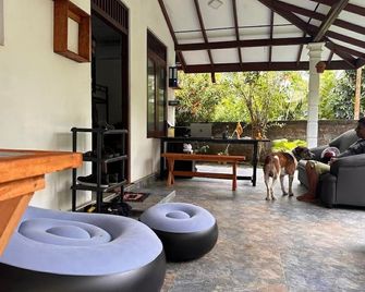 R Backpacker Hostel - Ahangama