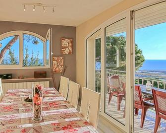 Gorgeous home in Santa Susanna - Santa Susanna - Dining room