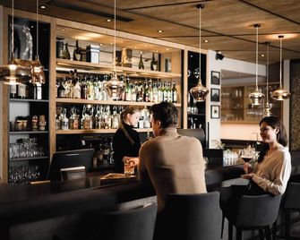 Valara Alpine Art Hotel - Tux - Bar