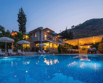 Otto Palace Boutique Hotel - Adrasan - Bazén