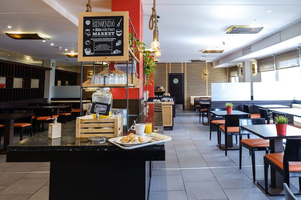 إيبيس مدريد ألكورون تريسجوس