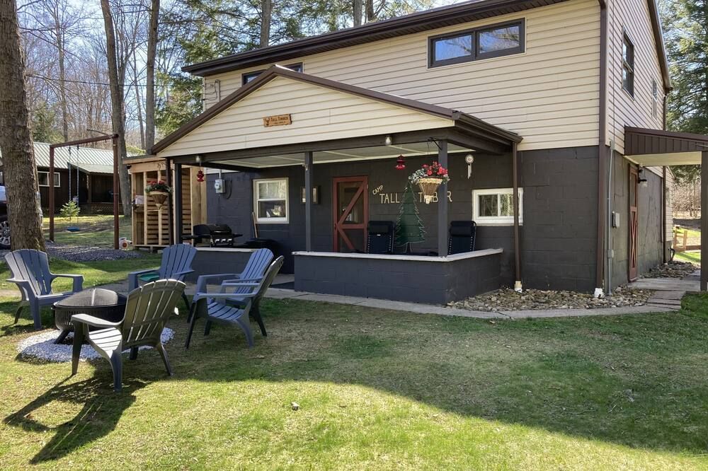 Beautiful 3 bedroom home/cabin recently remodeled!