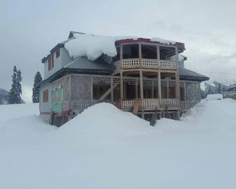 Popeyes Guest House - Sharda - Edificio