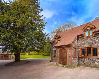 Acorns Guest House - Bristol - Building