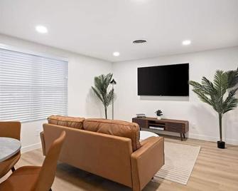 The Silo 7 - 2 Full Ba Double Delight - Morton - Wohnzimmer